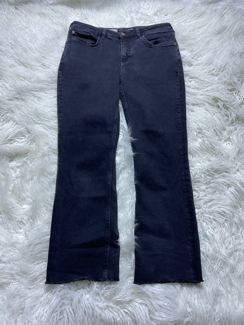 Anthropologie Pilcro The Yaya Mid-Rise Crop Flare Jeans